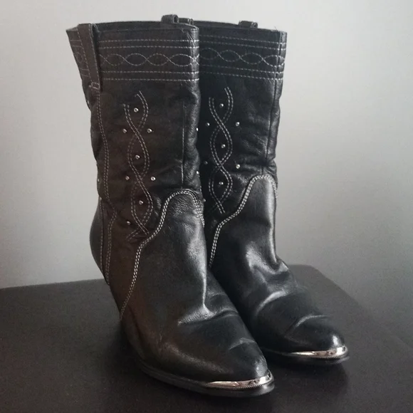 Dingo Rhinestone Low Rise Cowboy Boots - Picture 9 of 14
